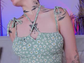 webcam girl chloe_noris live cam image #7016931