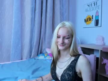 webcam girl erika__lodge live cam image #2292042