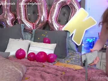 webcam girl theashleydaniels live cam image #2775743