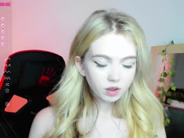 webcam girl small_blondee live cam image #3803433