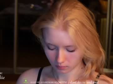 webcam girl bestblondiiecb live cam image #4268857
