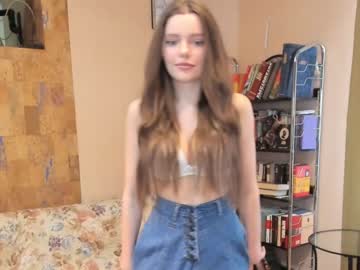 webcam girl sweeties_pie live cam image #3902149