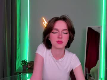 webcam girl silent_chill live cam image #2284184