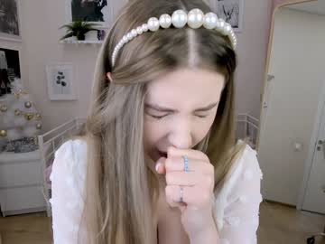 webcam girl vivian_lacroix live cam image #776035