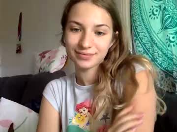 webcam girl lil_miss_naughty live cam image #2803007