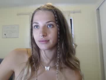 webcam girl lil_miss_naughty live cam image #3199174