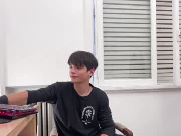 webcam man sasukeuhchia live cam image #2195718