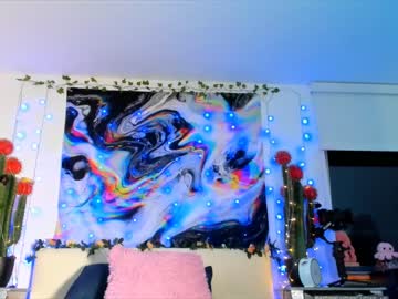 webcam girl littlee33 live cam image #297547