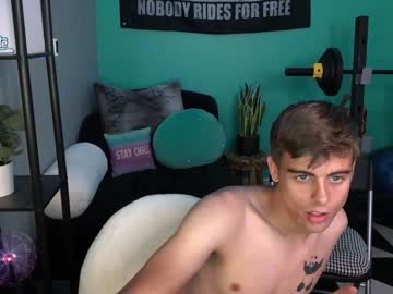 webcam man crashmonroe live cam image #2502001