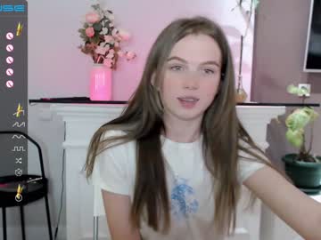 webcam girl small_blondee live cam image #2899801