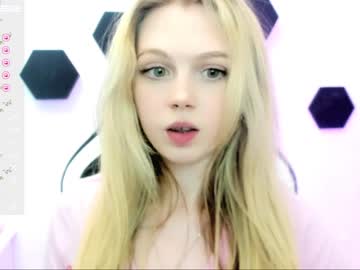 webcam girl small_blondee live cam image #4036748