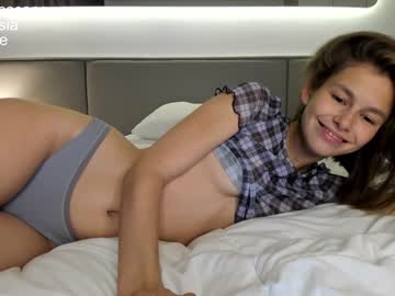 webcam girl bush_mia live cam image #2799044