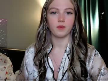 webcam girl small_blondee live cam image #6307710