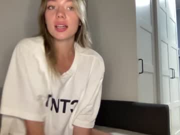 webcam girl angel_from_sky live cam image #5052979