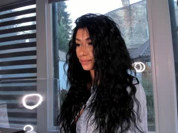 webcam girl white_snow_ live cam image #445276