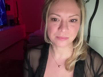webcam girl kiradivine live cam image #1480892