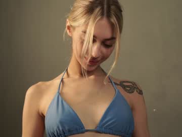 webcam girl cuteelsa_ live cam image #4887882