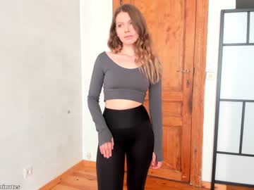 webcam girl giveyouelevenminutes live cam image #2591674