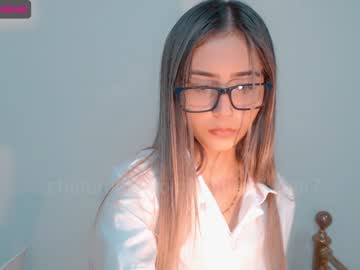 webcam girl gummy_bear7 live cam image #1358476