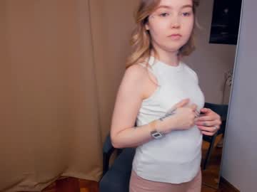 webcam girl follow_wishes live cam image #7044481