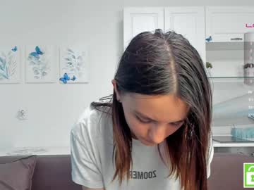webcam girl karalyons live cam image #4930890