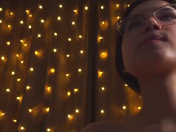 webcam girl helenmoors live cam image #4563040