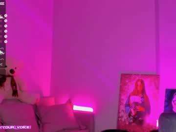 webcam girl your__voice live cam image #3582943