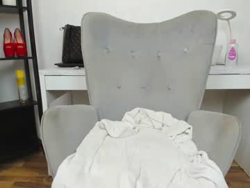 webcam girl dariaa_doll live cam image #4153206