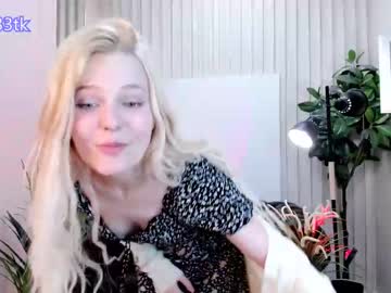webcam girl alien_kitty_ellie live cam image #2435969