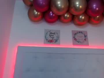 webcam couple mia_and_justinn live cam image #492045