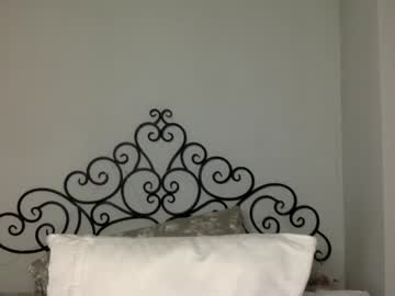 webcam girl isla_flowers live cam image #463388