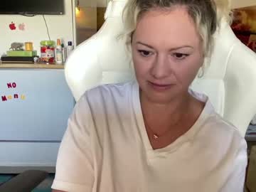 webcam girl kiradivine live cam image #4732571