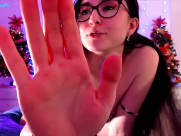 webcam girl littlee33 live cam image #597769
