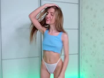 webcam girl ella__sweety live cam image #1075064
