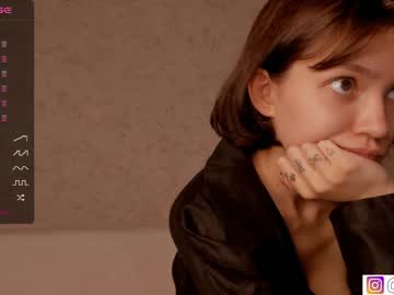 webcam girl bzzzme live cam image #5133730