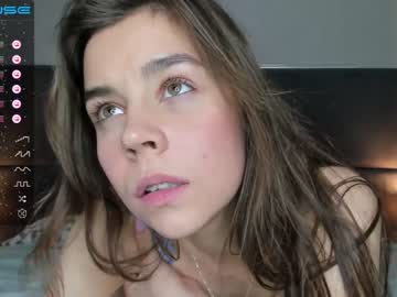 webcam girl monika_youthfull live cam image #3582033