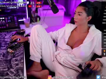 webcam girl evelyne92 live cam image #5637037