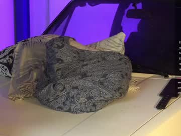 webcam girl little_dutch live cam image #5952327