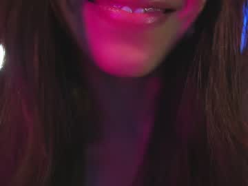 webcam girl lucie_beltran live cam image #6113675