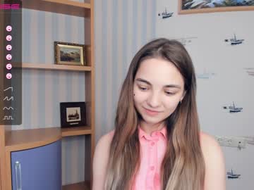 webcam girl shy_media live cam image #4431670