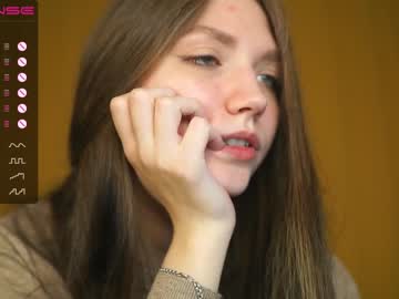 webcam girl angels_kiss live cam image #4640452