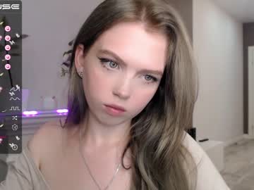 webcam girl small_blondee live cam image #2823060