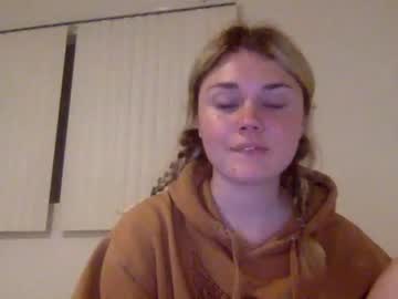 webcam girl cassidyyqueen live cam image #4408368