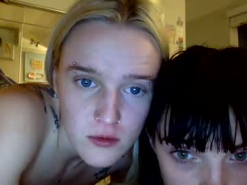 webcam couple chloekissesss live cam image #918128