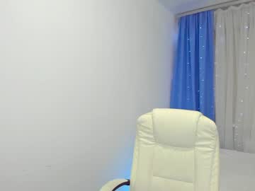 webcam girl emmika_ live cam image #6168903