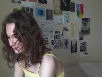 webcam girl daisy_mint live cam image #4075120