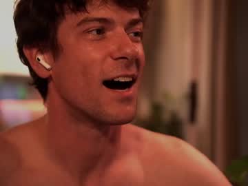 webcam man charlieonline live cam image #4779892