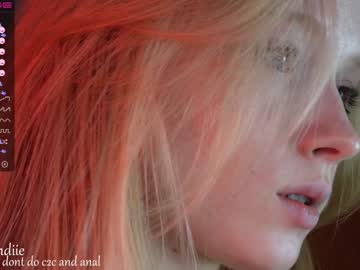 webcam girl bestblondiiecb live cam image #3924857