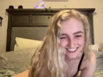 webcam girl peachezzs live cam image #1857240