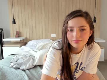 webcam girl gabrielaa_18 live cam image #5845351